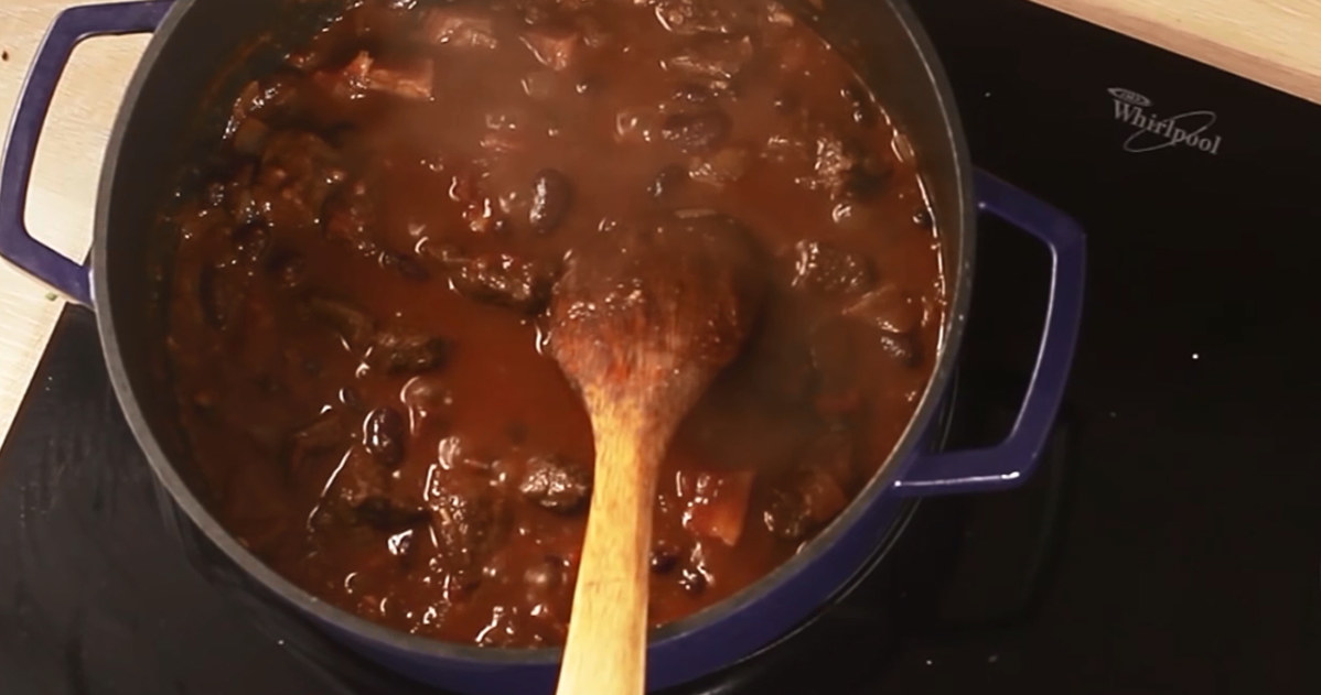 ​Chili con carne jest popularnym daniem jednogarnkowym /Styl.pl