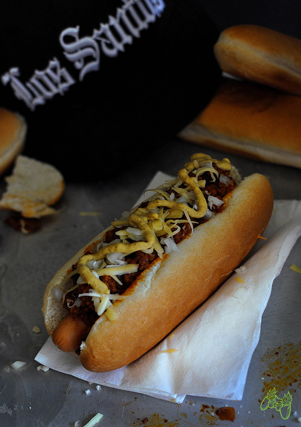 Chili hot dog - inspiracja GTA / Fot. Nerds' Kitchen /materiały źródłowe