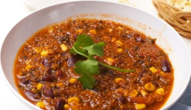 Chili sin carne: idealne danie jednogarnkowe na sylwestrową imprezę