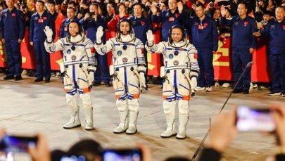 Chińczycy biorą myszy w Kosmos. Lecą Boskim Statkiem