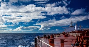 Chińczycy sprawdzają blokadę USA. Tankowiec płynie na Kubę