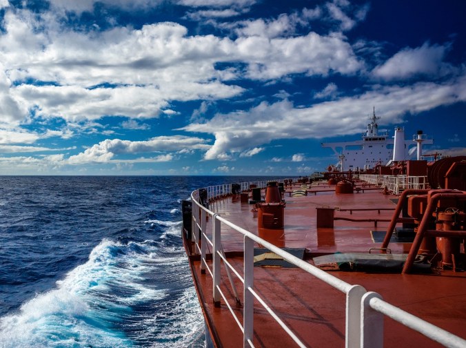 Chińczycy sprawdzają blokadę USA. Tankowiec płynie na Kubę