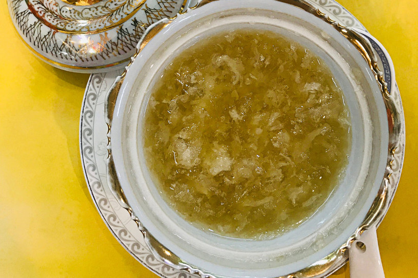 Chińczycy wierzą, że zupa z jaskółczych gniazd zapewnia długowieczność /123RF/PICSEL