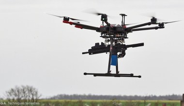 Chińczycy zaprezentowali nowy dron. Strzela karabinem piechoty