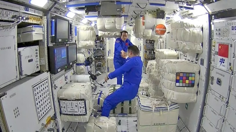 Chińscy astronauci już na pokładzie swojej stacji kosmicznej. Zobacz pierwsze filmy /Geekweek
