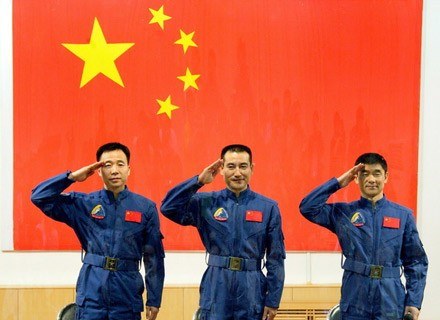 Chińscy pogromcy kosmicznej przestrzeni... /AFP