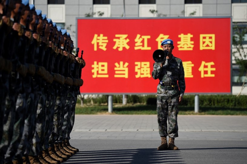 Chińska Armia Ludowo-Wyzwoleńcza często wykorzystuje opłacane badania naukowe do promowania swojej militarnej potęgi /WANG ZHAO/AFP /AFP