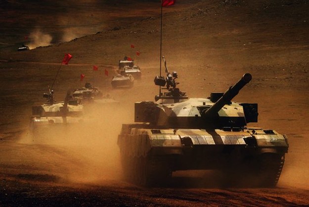 Chińska armia podczas ćwiczeń /Photoshot/Liu Yinghua    /PAP