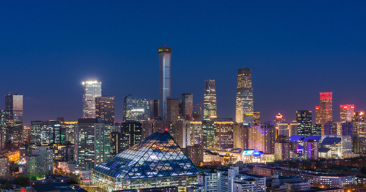 Chińska gospodarka rosła w I kwartale szybciej od oczekiwań. Na zdjęciu panorama Pekinu /123RF/PICSEL