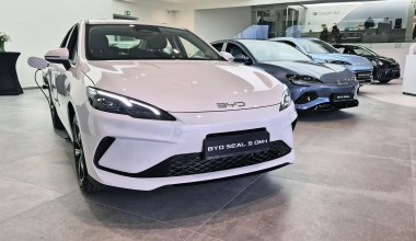Chińska motoryzacja hamuje. BYD sprzedaje mniej i ogranicza produkcję