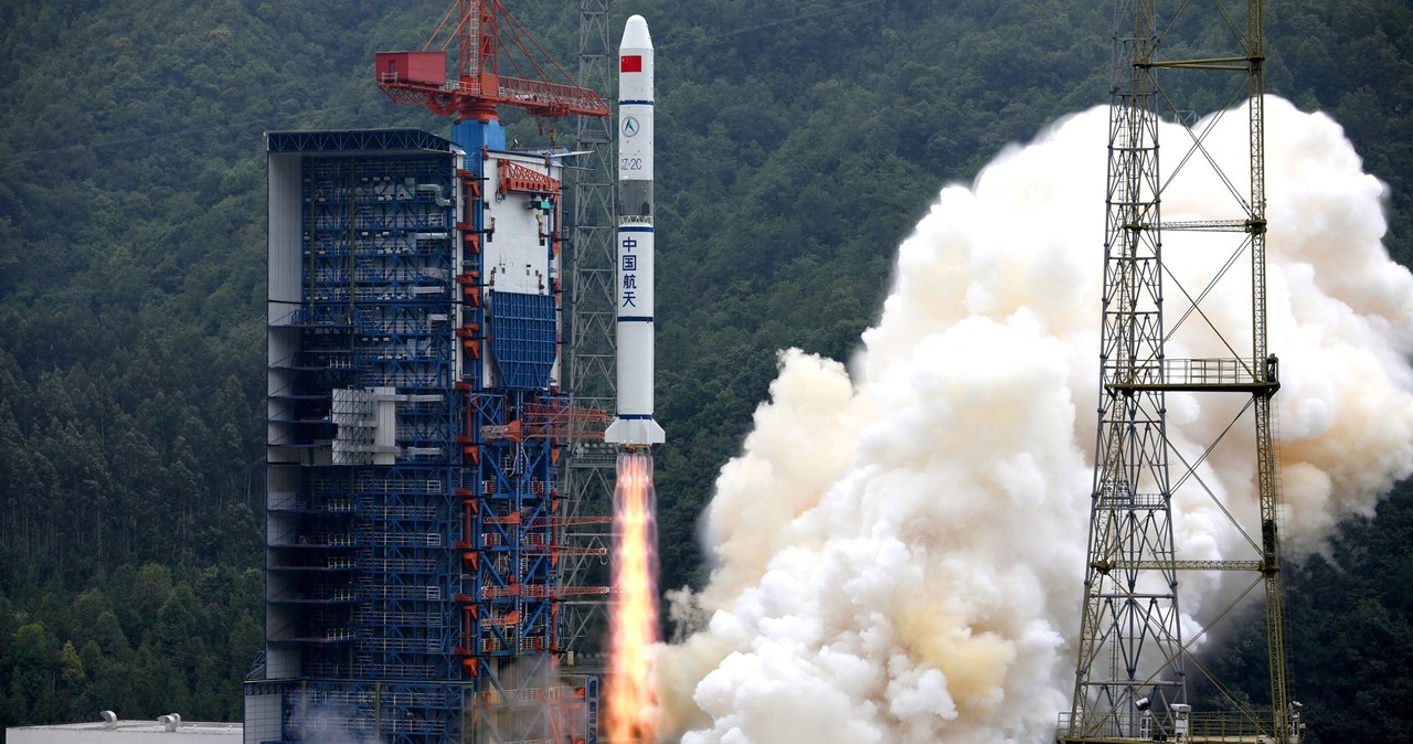 Chińska rakieta, która spadła na zamieszkały obszar wciąż stwarza ogromne zagrożenie /LIAO JIAN / Imaginechina / Imaginechina via AFP /AFP