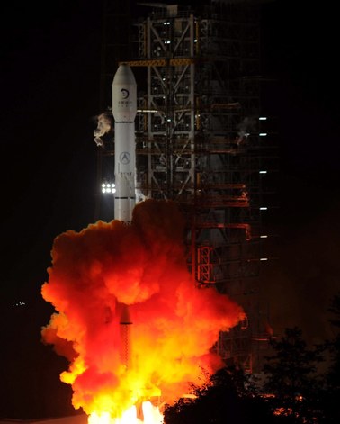 Chińska sonda dotarła na Księżyc