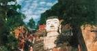 Chińska sztuka: posąg Buddy, Leshan /Encyklopedia Internautica