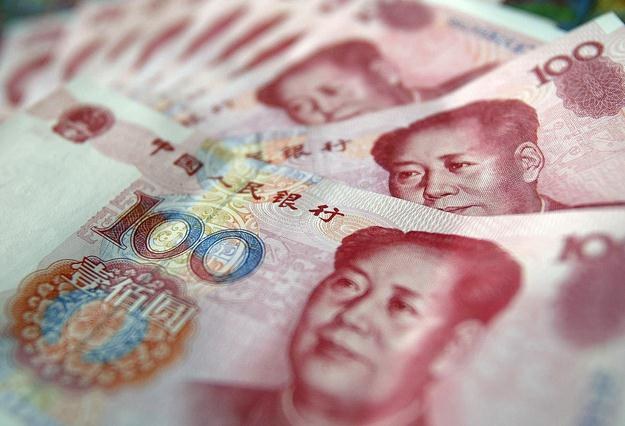 Chińska waluta zdetronizuje dolara i euro /AFP