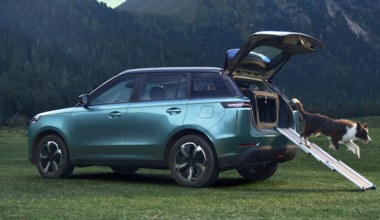 Chiński SUV zadba o twojego pupila. Ma filtry na sierść i podajniki na karmę