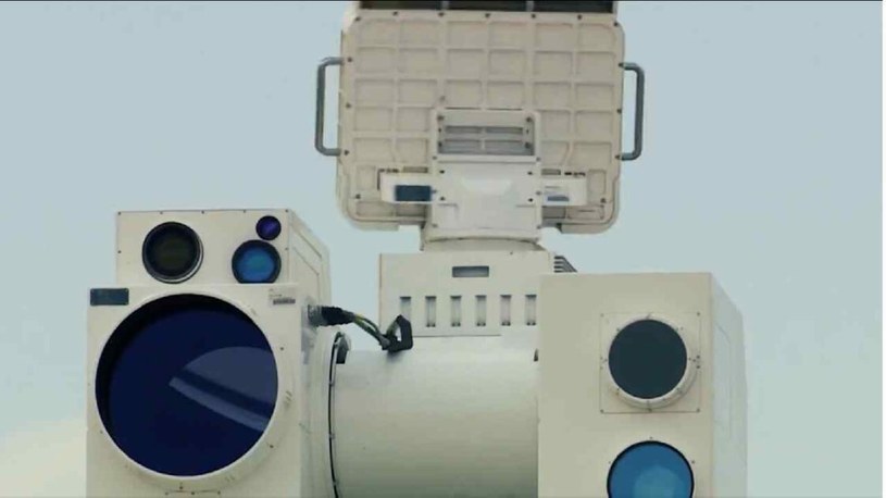 Chiński system Silent Hunter służy do strącania rojów dronów, wykorzystując laser optyczny o mocy 30 kilowatów. Ma zasięg 4 kilometrów