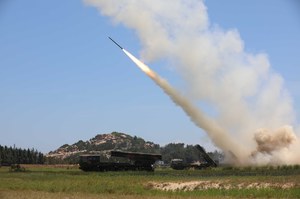 Chińskie rakiety przeleciały nad Tajpej. Wojsko podnosi gotowość bojową