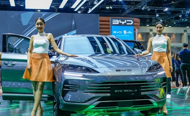 Chińskie samochody i maszyny zalewają Polskę. Jak polski przemysł radzi sobie z presją?