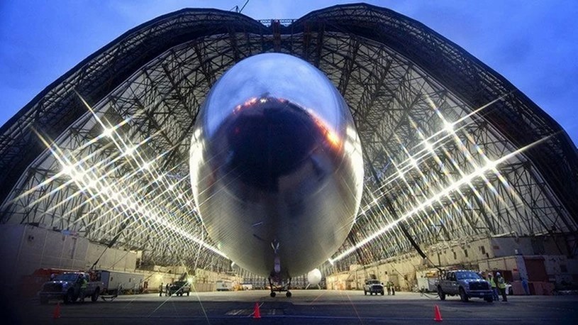 Chińskie UFO nad USA? Powstał największy hangar na świecie