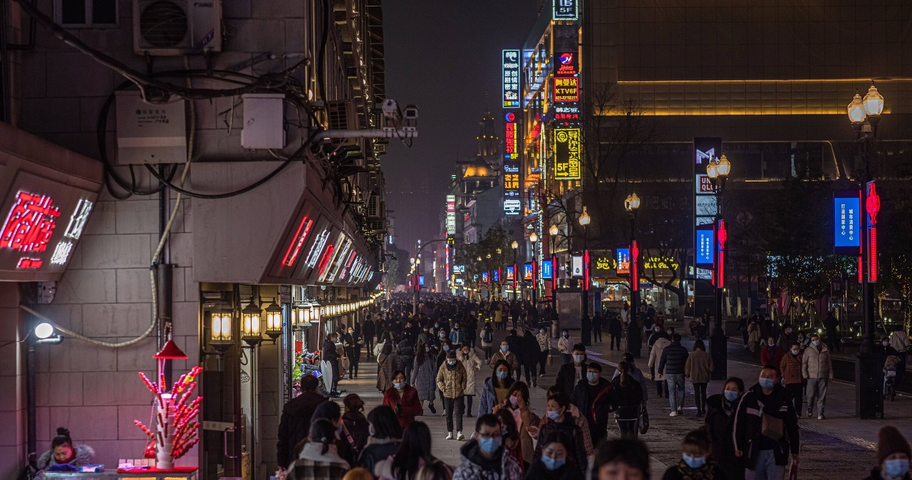 Chińskie władze sprzeciwiają się planom WHO ws. badań nad genezą pandemii