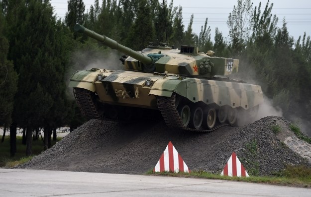 Chińskie wojska pancerne rosną w siłę /AFP