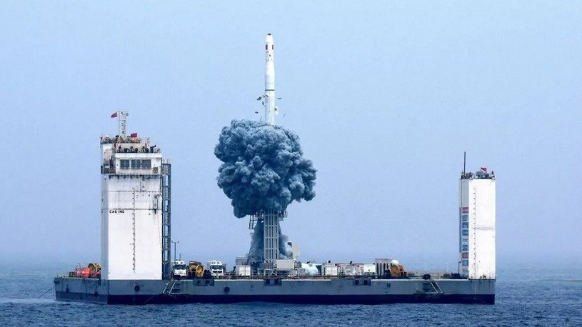 Chiny budują fabryki rakiet i morskie platformy startowe dla misji kosmicznych /Geekweek