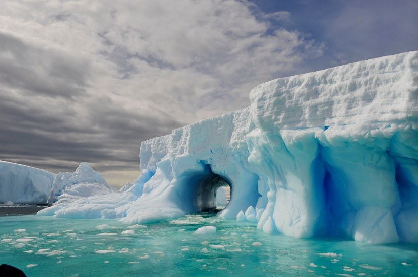 Chiny chcą wwiercić się w lód Antarktydy na głębokość 3,6 km. /123RF/PICSEL