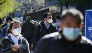 Chiny: Koniec z ogólnokrajową aplikacją śledzącą. Władze łagodzą obostrzenia