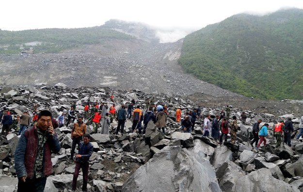 Chiny: Lawina błota i kamieni zniszczyła wieś. Trwa akcja ratunkowa /ZHENG LEI /PAP/EPA