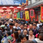 Chiny. Mniej nowych małżeństw i spadek liczby ludności