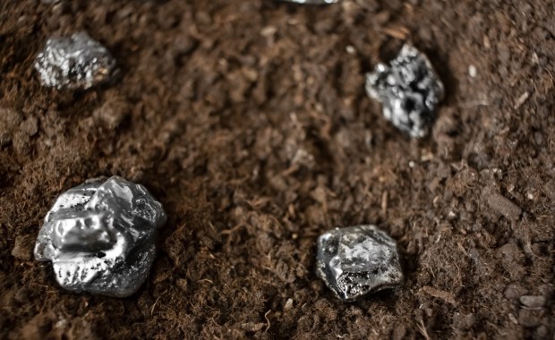 ​Chiny ograniczają eksport metali ziem rzadkich. "Duża niepewność dla sektora zbrojeniowego"