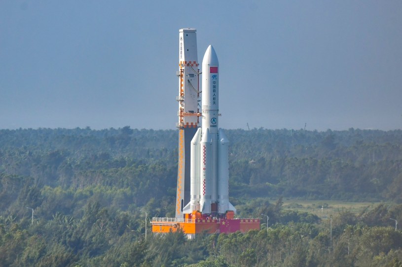Chiny po raz kolejny spowodowały globalne zagrożenie swoją kosmiczną rakietą Długi Marsz 5B /Luo Yunfei/China News Service via Getty Images /Getty Images