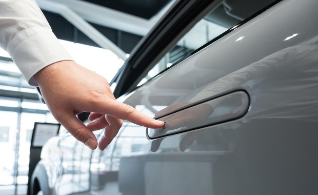 Chiny podjęły pionierską decyzję ws. aut elektrycznych