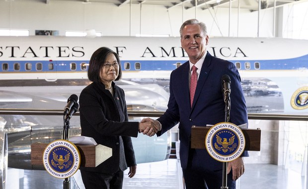 Chiny potępiły zacieśnianie współpracy Tajwanu z USA