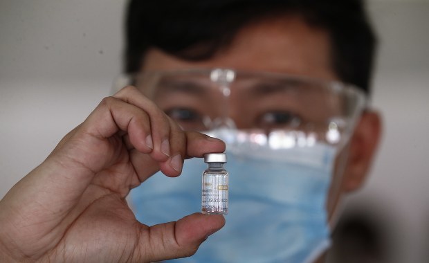 Chiny są gotowe dostarczyć Polsce szczepionki przeciw Covid-19