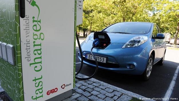 Chiny stawiają na samochody elektryczne /Deutsche Welle