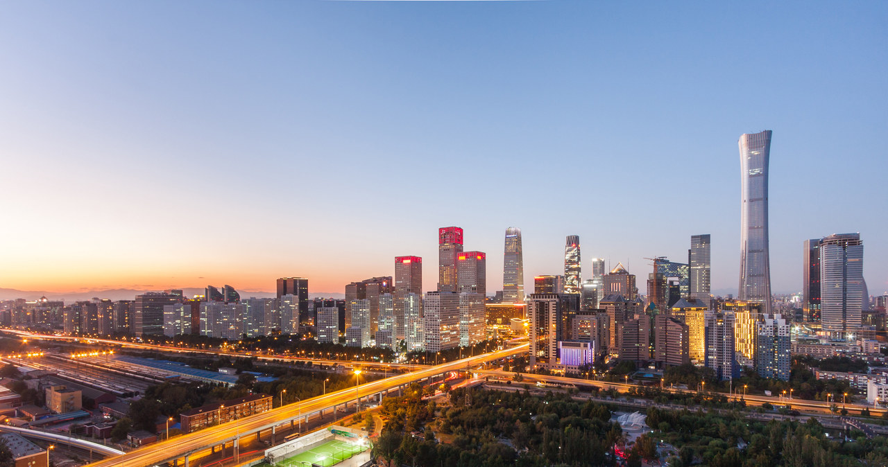 Chiny stoją przed dużym wyzwaniem. Mogą mieć problem z długiem. Na zdjęciu panorama Pekinu, stolicy kraju. /123RF/PICSEL