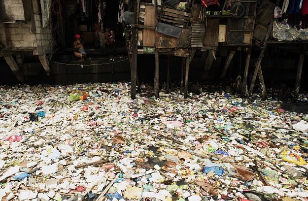 Chiny toną w odpadach /AFP