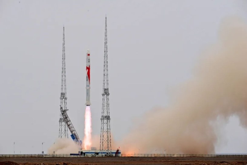 Chiny wysłały na orbitę pierwszą rakietę napędzaną metanem /@CNSAWatcher /Twitter