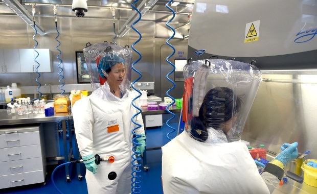 Chiny zacieśniają kontrolę publikacji o koronawirusie?