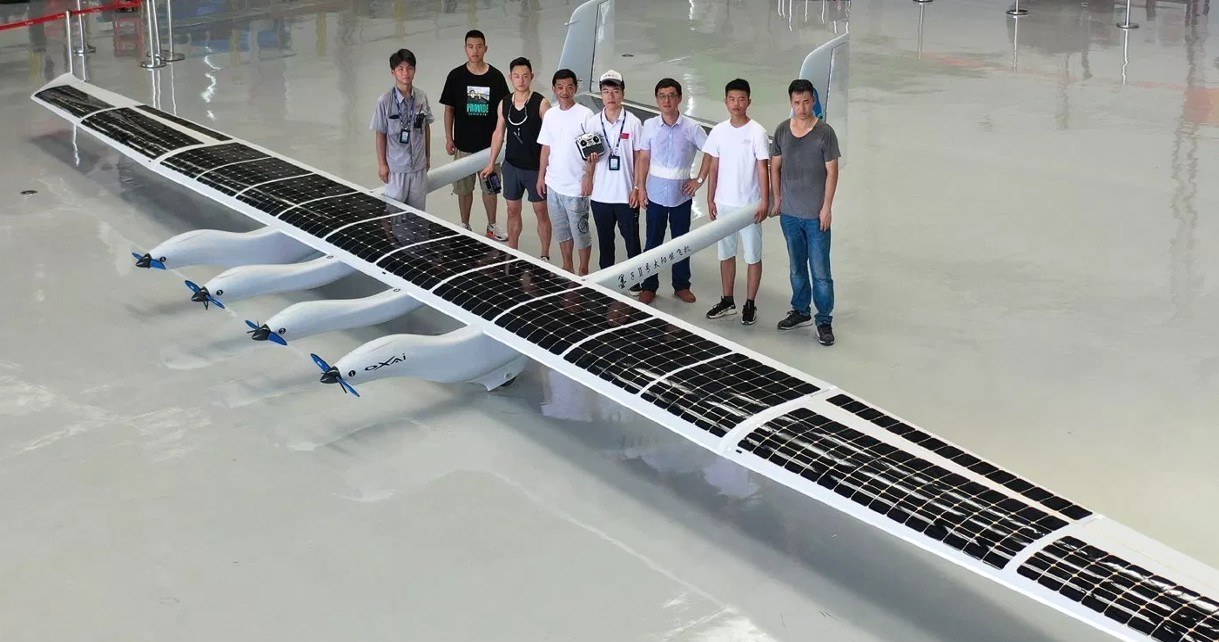 Chiny zaprezentowały swój nowy solarny samolot na czas kataklizmów /Geekweek
