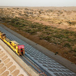 Chiny zbudowały trasę kolejową przez niebezpieczną pustynię 
