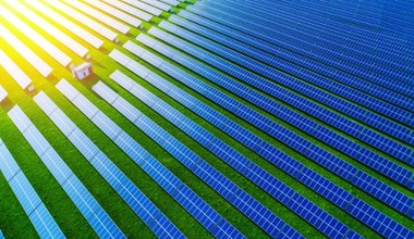 Chiny zmieniają energetykę. Olbrzymia farma słoneczna zasili miliony domów