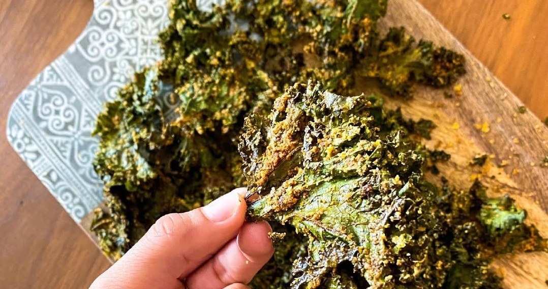 Чипси з капусти кале - корисна альтернатива промисловим снекам /Domena publiczna