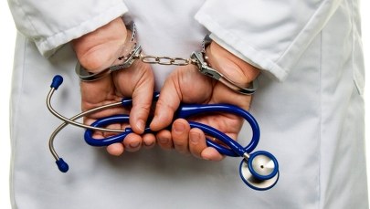 Chirurg onkolog przyznał się do molestowania pacjentek. Zgłaszają się kolejne pokrzywdzone kobiety