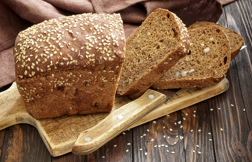 Chleb jęczmienny pomoże w odchudzaniu /123RF/PICSEL