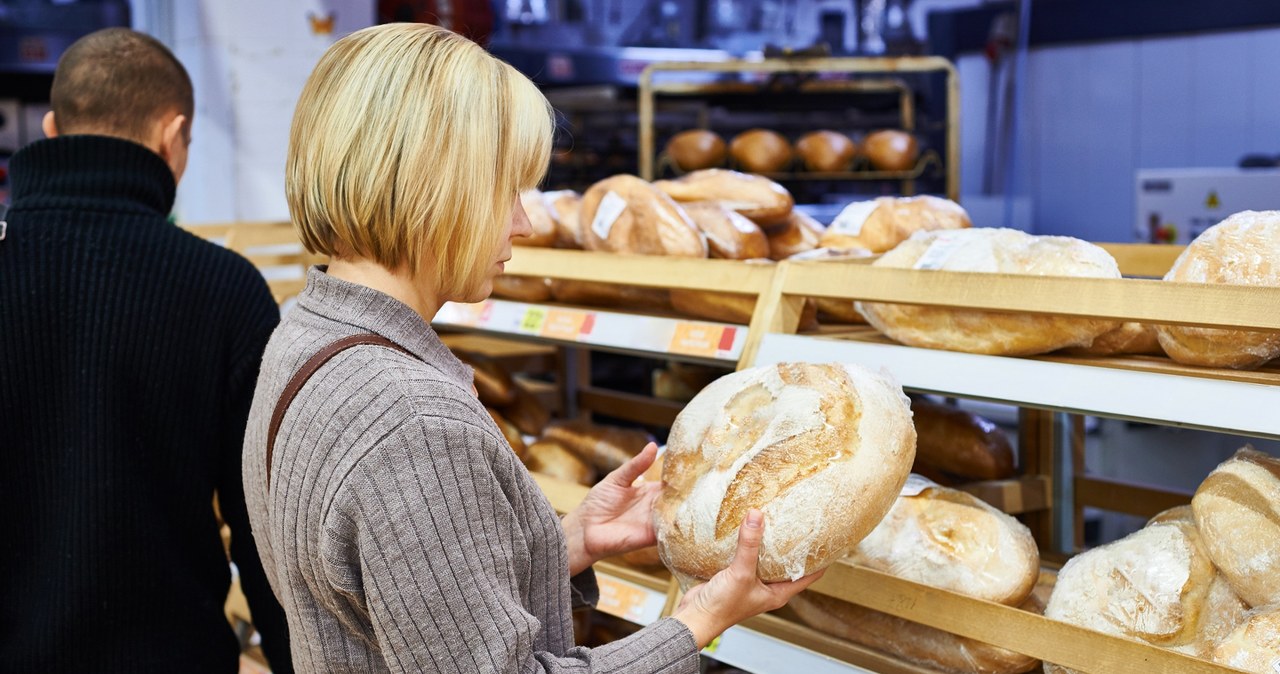 Chleb kosztuje już bardzo dużo, masło tylko niewiele mniej. /123RF/PICSEL