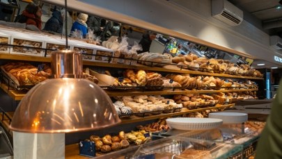 Chleb "wiejski", bułka "babuni", bochenek "staropolski". Jak oszukują w piekarniach