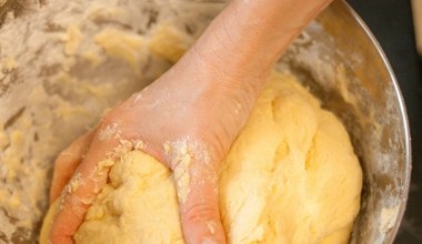 Chleb wychodzi delikatny jak chmurka i nie obciąża jelit. Jeden składnik zmienia wszystko