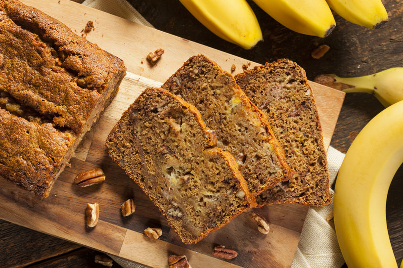 Chlebek bananowy to zdrowa alternatywa na deser- idealna do porannej kawy /123RF/PICSEL